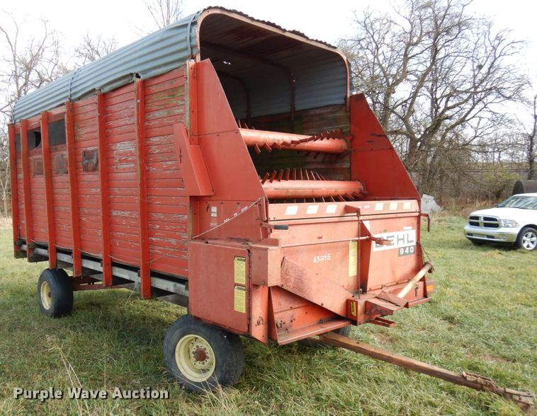 image for item HD9179 Gehl BU940 silage wagon