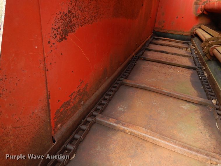 image for item HD9179 Gehl BU940 silage wagon