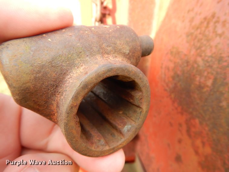 image for item HD9179 Gehl BU940 silage wagon