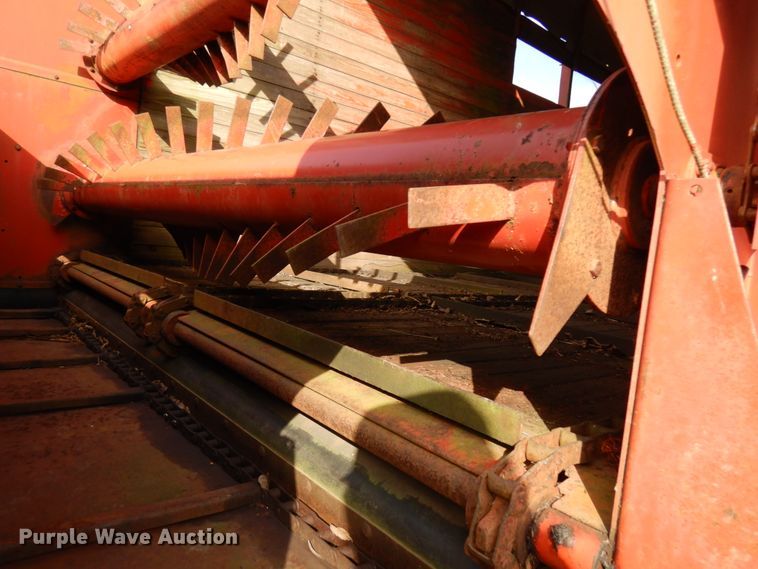 image for item HD9179 Gehl BU940 silage wagon