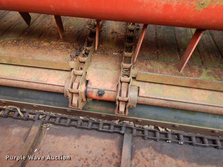 image for item HD9179 Gehl BU940 silage wagon