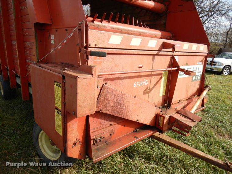 image for item HD9179 Gehl BU940 silage wagon