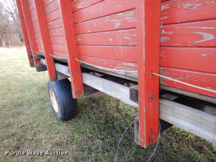 image for item HD9179 Gehl BU940 silage wagon