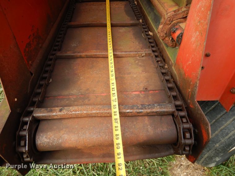 image for item HD9179 Gehl BU940 silage wagon