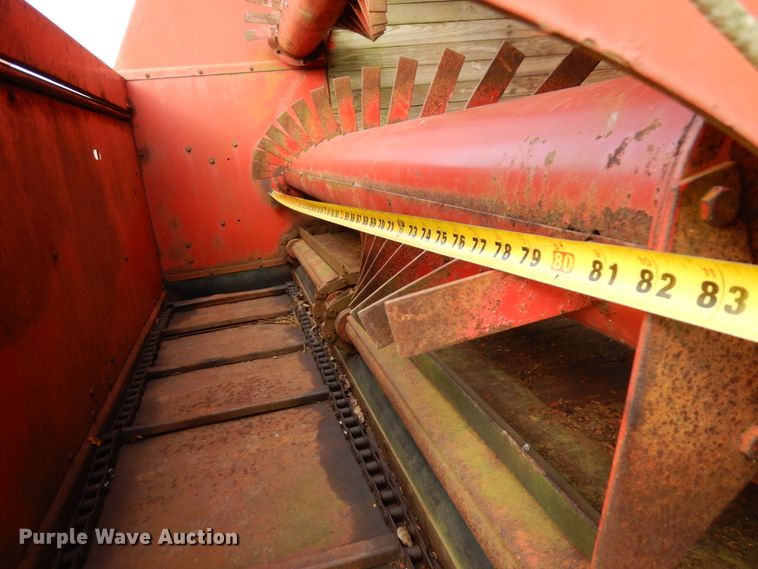 image for item HD9179 Gehl BU940 silage wagon