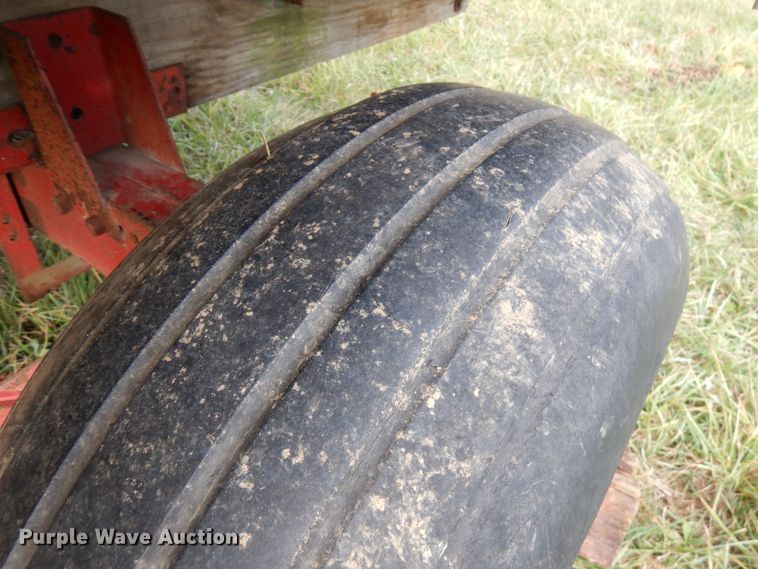 image for item HD9179 Gehl BU940 silage wagon