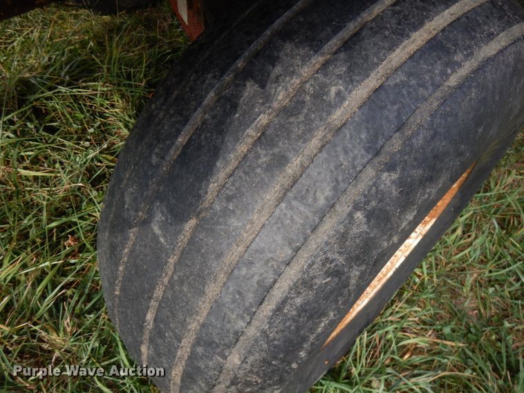 image for item HD9179 Gehl BU940 silage wagon