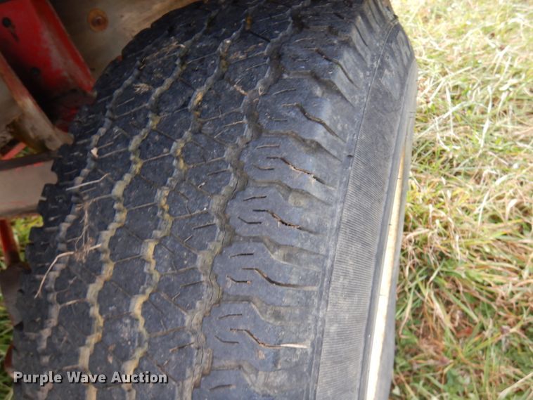 image for item HD9179 Gehl BU940 silage wagon