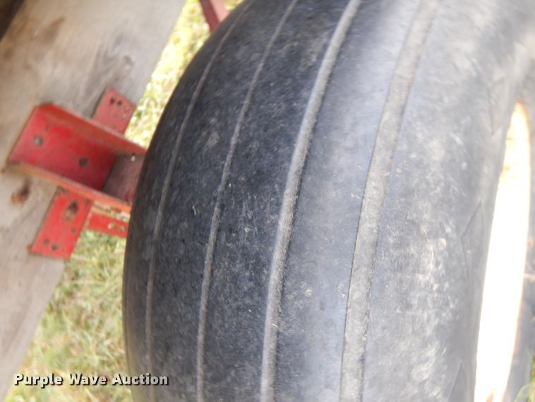 image for item HD9179 Gehl BU940 silage wagon