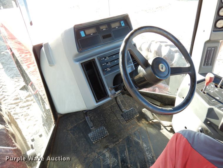 image for item HD9243 1987 Case IH 9110  Row Crop Special 4WD tractor