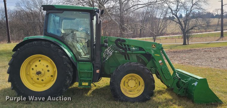 image for item HM9766 2013 John Deere 6125R  MFWD tractor