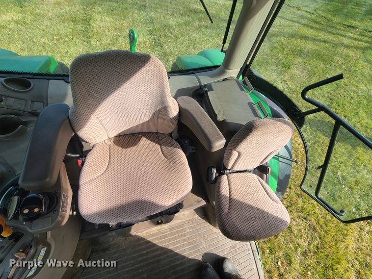 image for item HM9766 2013 John Deere 6125R  MFWD tractor