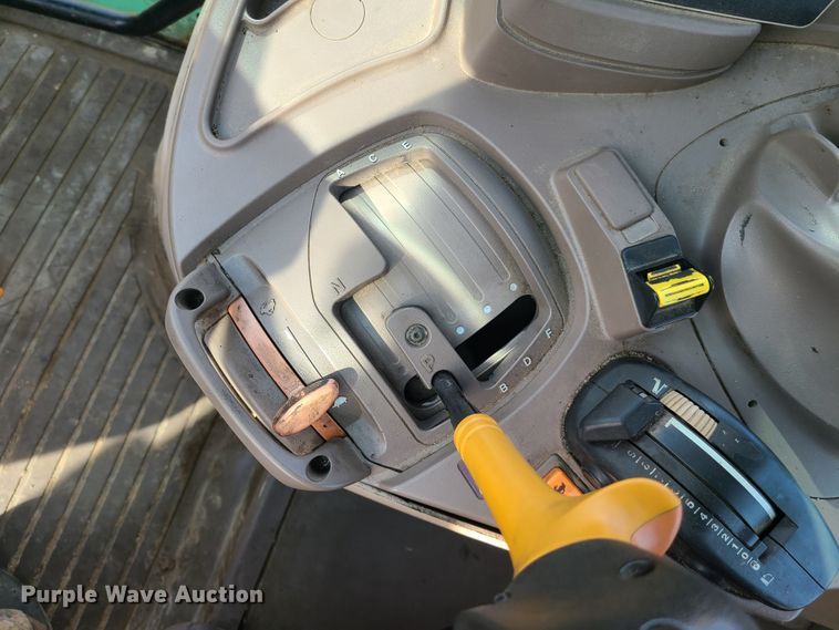 image for item HM9766 2013 John Deere 6125R  MFWD tractor