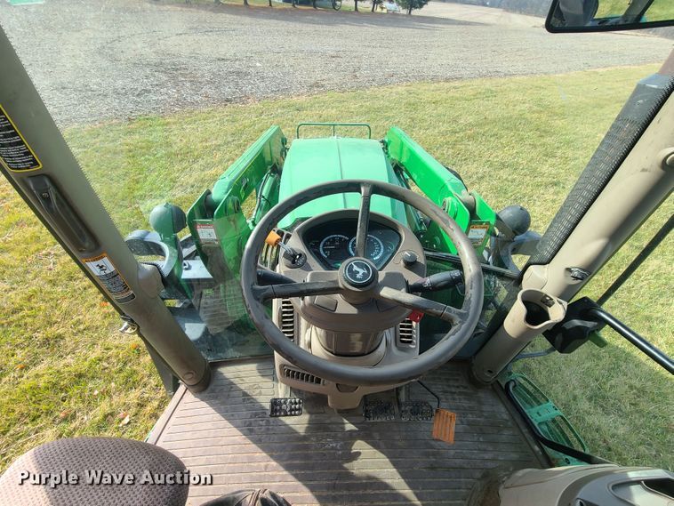 image for item HM9766 2013 John Deere 6125R  MFWD tractor