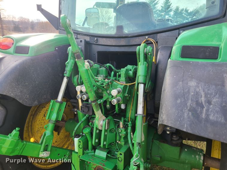 image for item HM9766 2013 John Deere 6125R  MFWD tractor