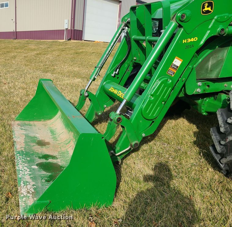 image for item HM9766 2013 John Deere 6125R  MFWD tractor