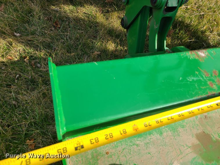 image for item HM9766 2013 John Deere 6125R  MFWD tractor