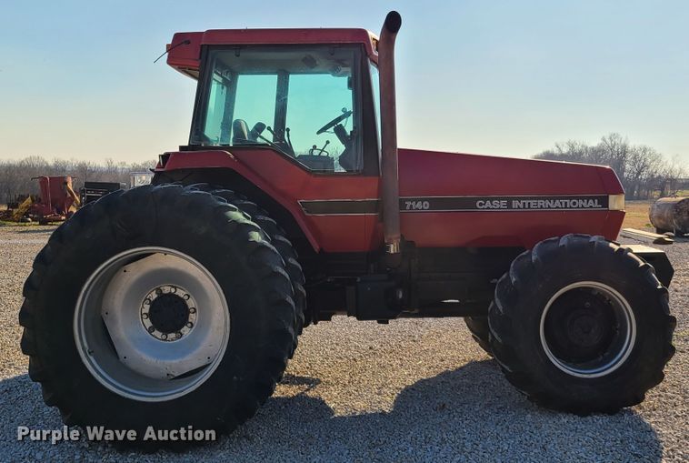 image for item HM9818 1988 Case IH 7140  MFWD tractor