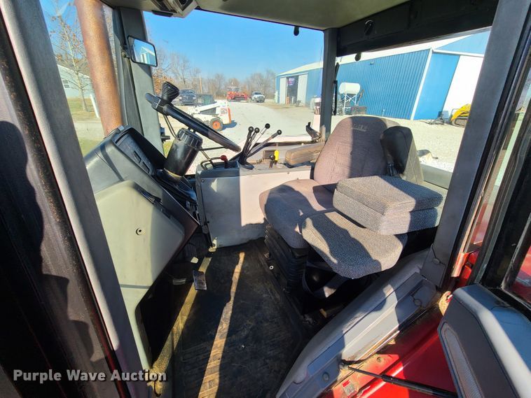 image for item HM9818 1988 Case IH 7140  MFWD tractor