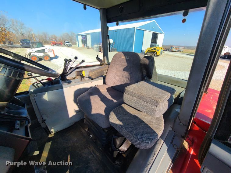 image for item HM9818 1988 Case IH 7140  MFWD tractor