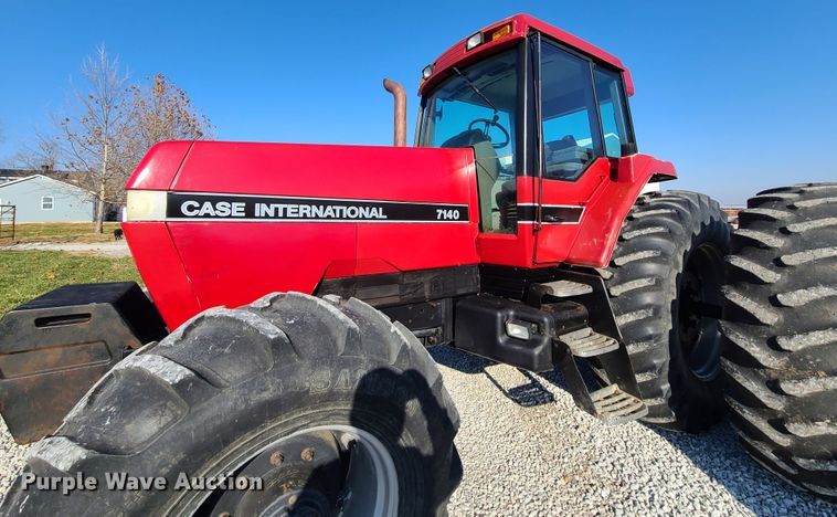 image for item HM9818 1988 Case IH 7140  MFWD tractor