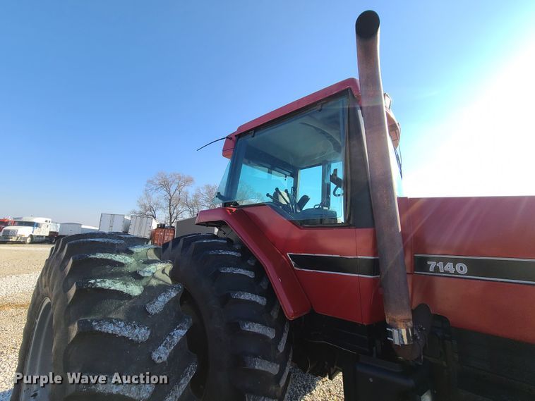 image for item HM9818 1988 Case IH 7140  MFWD tractor
