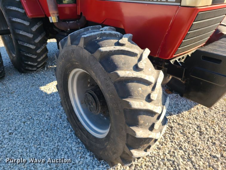 image for item HM9818 1988 Case IH 7140  MFWD tractor