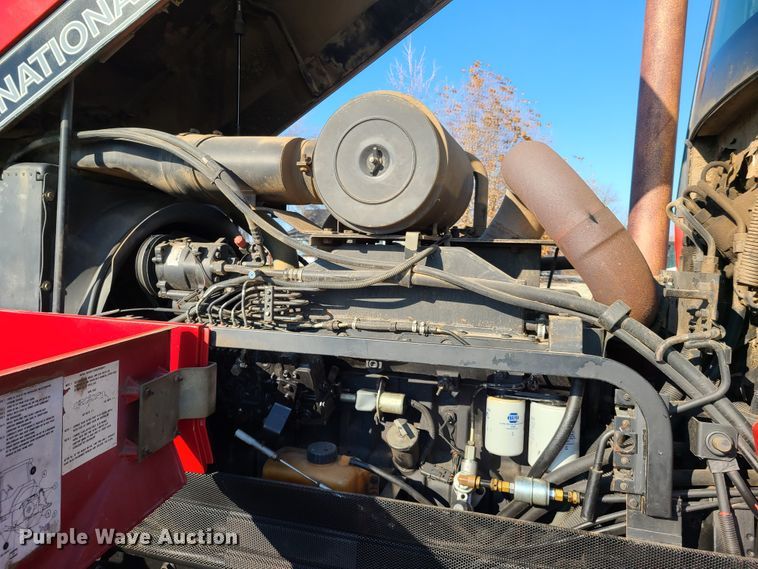 image for item HM9818 1988 Case IH 7140  MFWD tractor