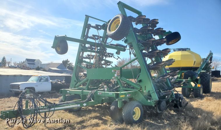 image for item HS9200 2012 John Deere 1890  no-till air seeder