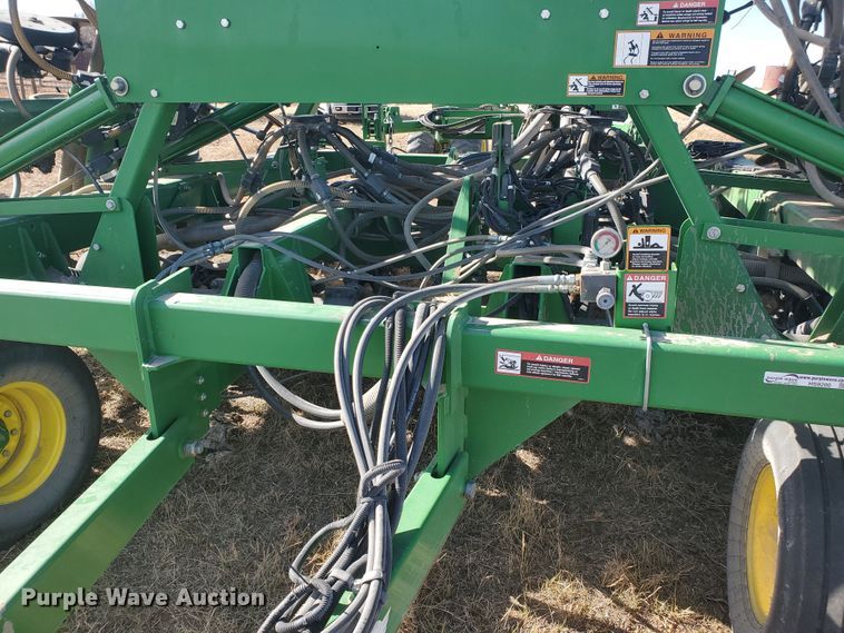 image for item HS9200 2012 John Deere 1890  no-till air seeder