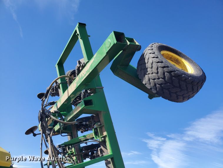 image for item HS9200 2012 John Deere 1890  no-till air seeder