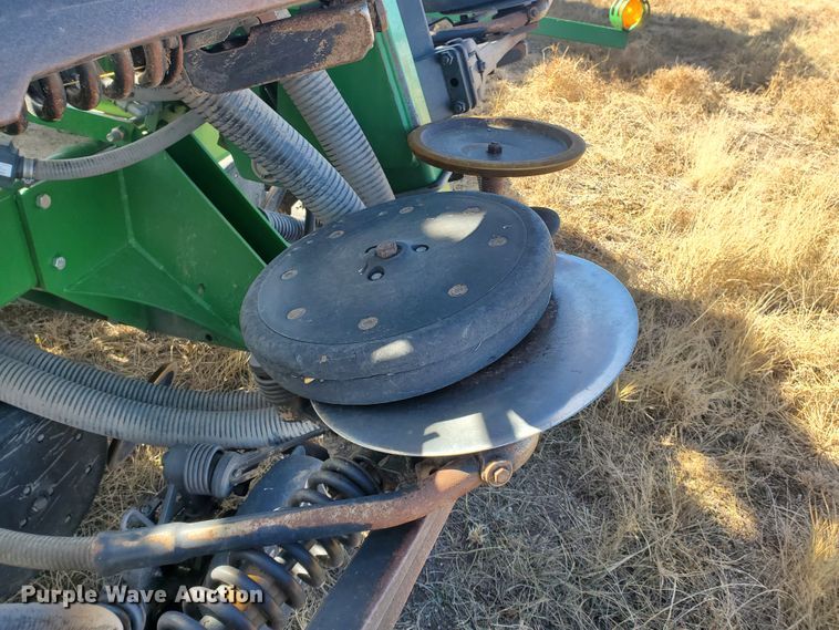 image for item HS9200 2012 John Deere 1890  no-till air seeder