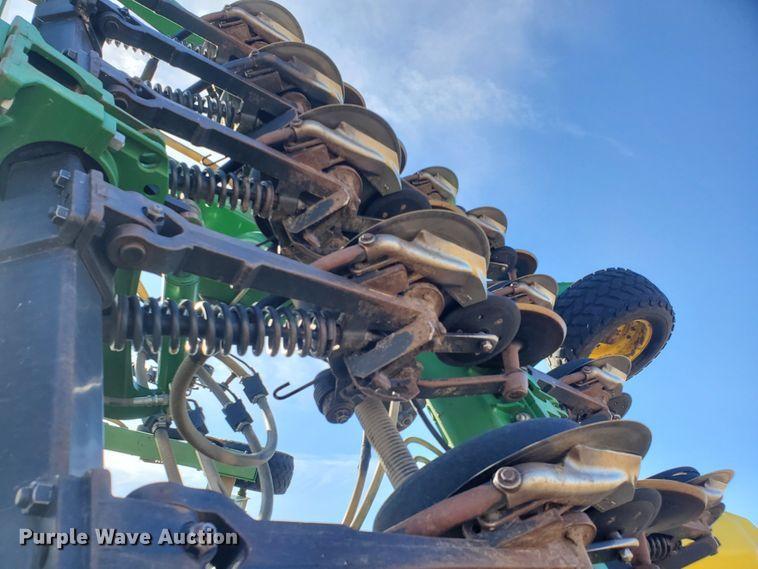 image for item HS9200 2012 John Deere 1890  no-till air seeder