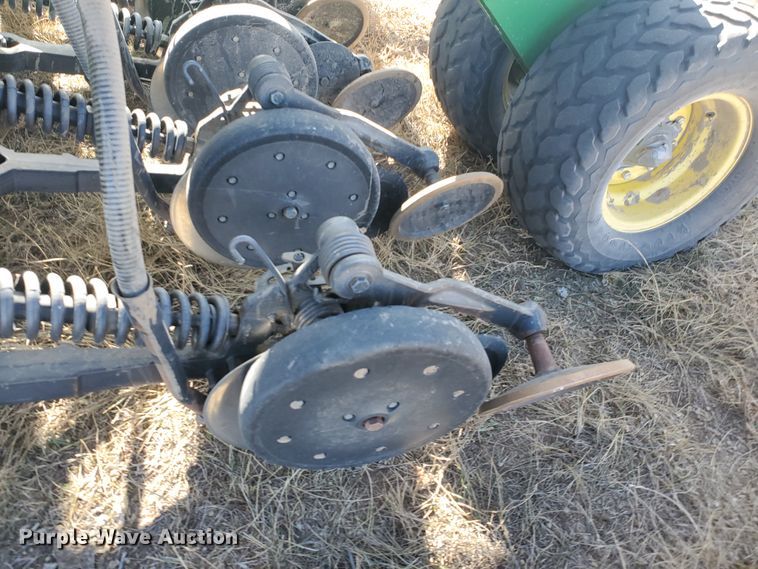 image for item HS9200 2012 John Deere 1890  no-till air seeder