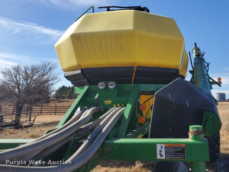 image for item HS9200 2012 John Deere 1890  no-till air seeder