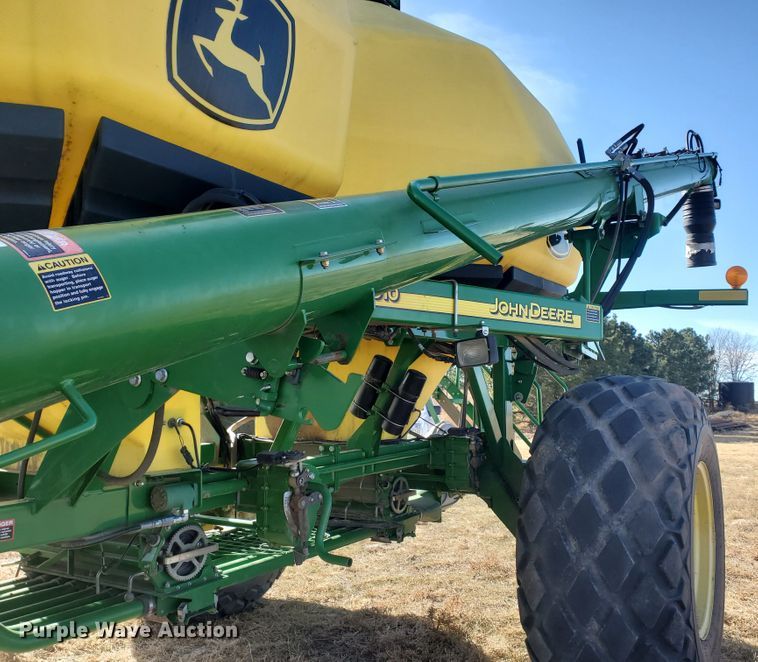 image for item HS9200 2012 John Deere 1890  no-till air seeder