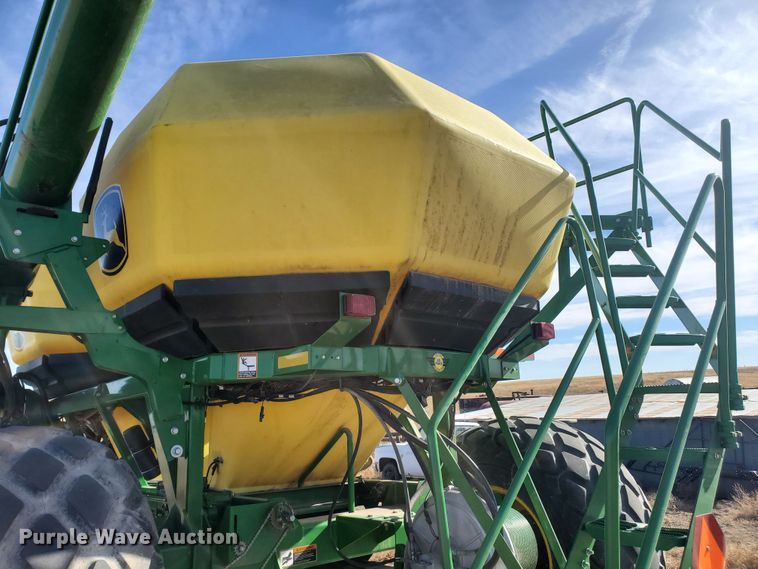 image for item HS9200 2012 John Deere 1890  no-till air seeder