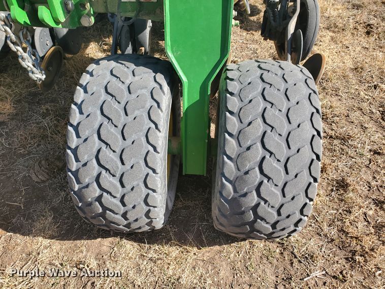 image for item HS9200 2012 John Deere 1890  no-till air seeder