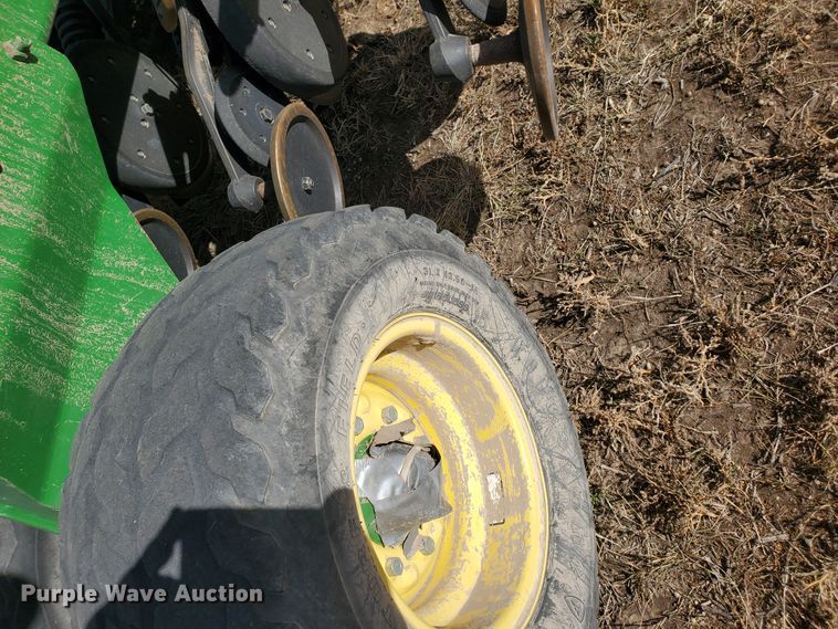 image for item HS9200 2012 John Deere 1890  no-till air seeder