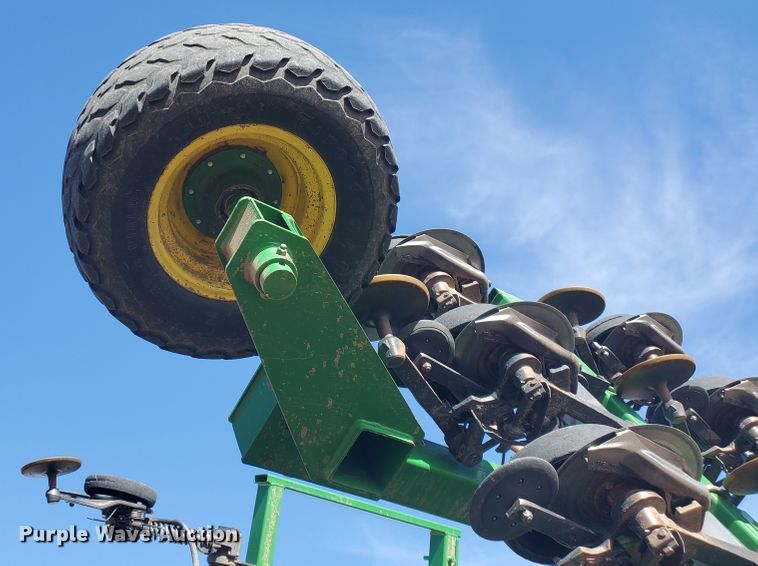 image for item HS9200 2012 John Deere 1890  no-till air seeder