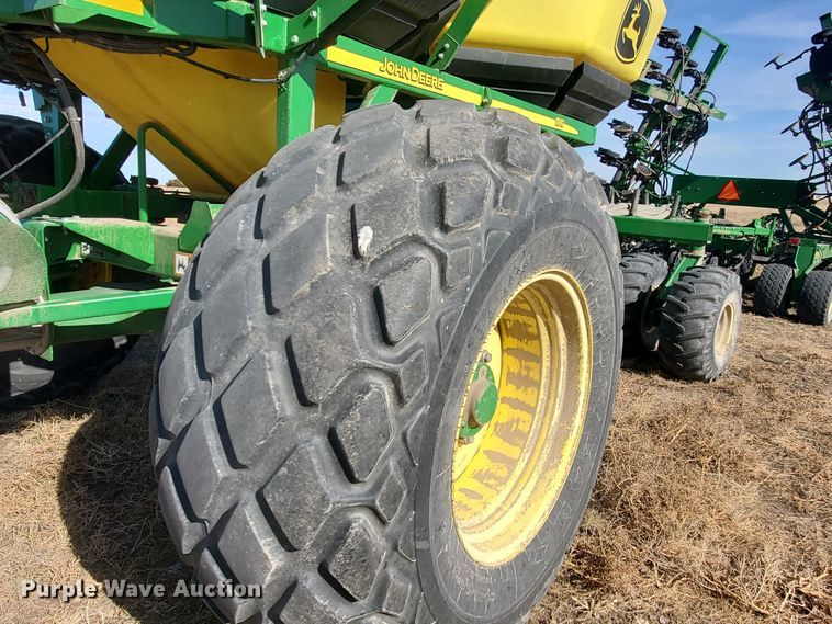 image for item HS9200 2012 John Deere 1890  no-till air seeder