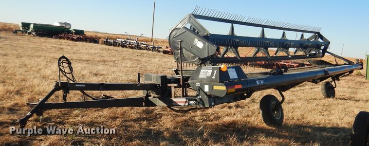 image for item HU9675 2005 MacDon windrower