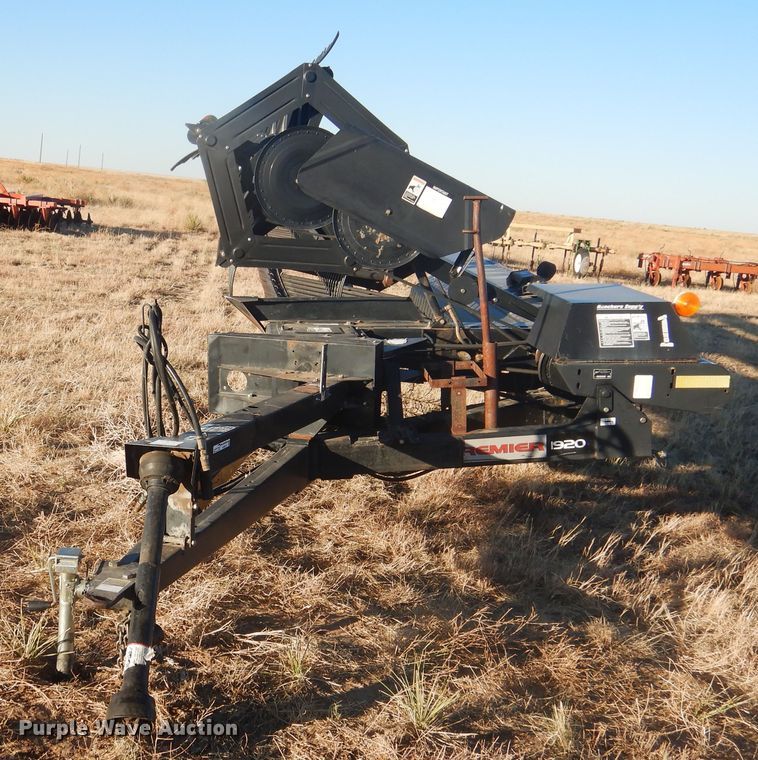 image for item HU9675 2005 MacDon windrower