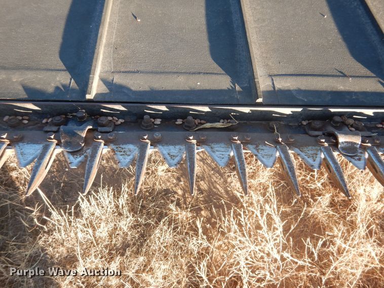 image for item HU9675 2005 MacDon windrower