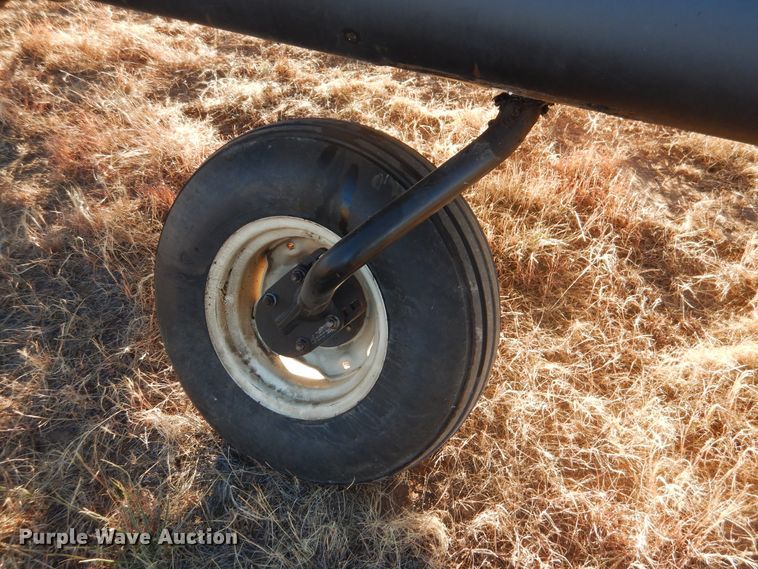 image for item HU9675 2005 MacDon windrower