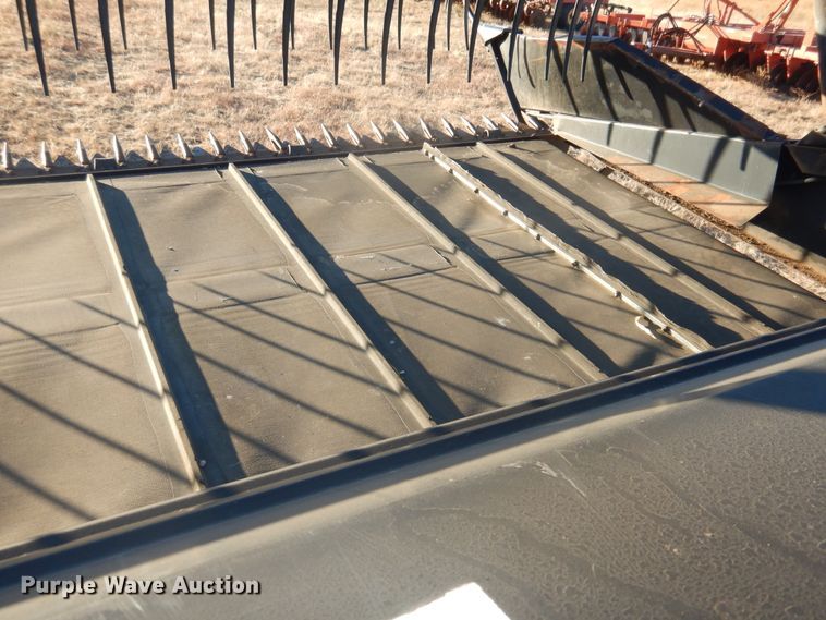 image for item HU9675 2005 MacDon windrower