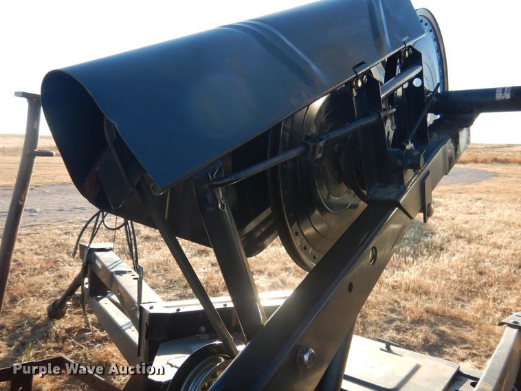 image for item HU9675 2005 MacDon windrower