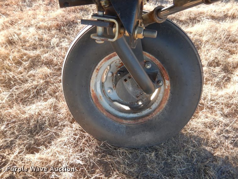 image for item HU9675 2005 MacDon windrower