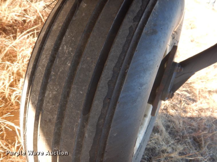 image for item HU9675 2005 MacDon windrower