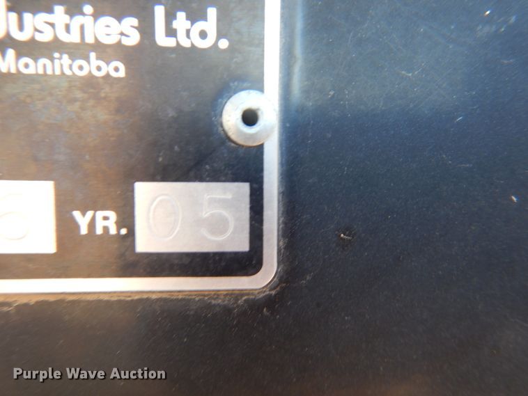 image for item HU9675 2005 MacDon windrower